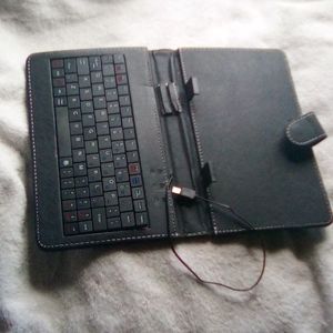 iPod/Tablet case/keyboard